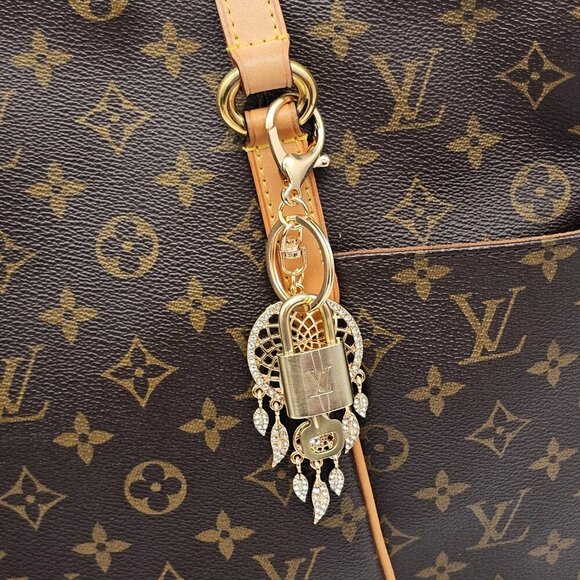 Authentic Louis Vuitton Lock & Key with unbranded Bagcharm, Keycharm, Keychain - Picture 2 of 6